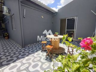 Casa Para Vender no condomínio Vive la Vie com 2 quartos sendo 1 suíte no bairro Registro em Feira De Santana