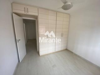 Casa de Condomínio Para Vender com 3 quartos sendo 1 suíte no bairro Santa Mônica em Feira De Santana