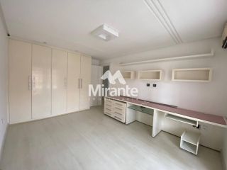 Casa de Condomínio Para Vender com 3 quartos sendo 1 suíte no bairro Santa Mônica em Feira De Santana