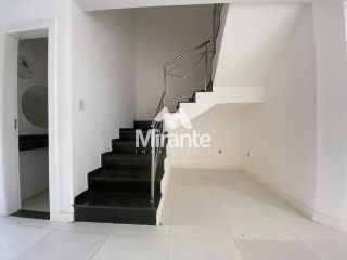 Casa de Condomínio Para Vender com 3 quartos sendo 1 suíte no bairro Santa Mônica em Feira De Santana