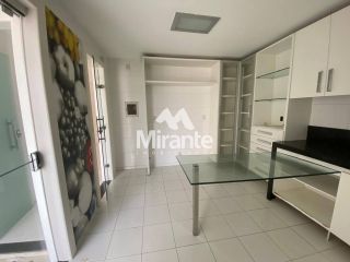 Casa de Condomínio Para Vender com 3 quartos sendo 1 suíte no bairro Santa Mônica em Feira De Santana