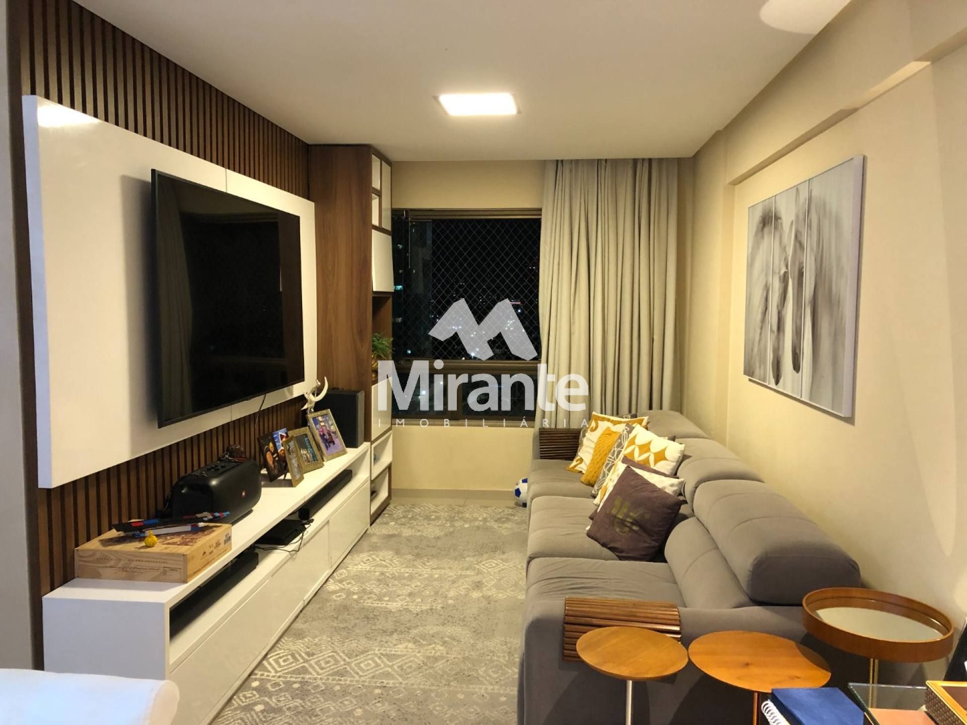 Apartamento Para Vender com 3 quartos sendo 1 suíte no bairro Santa Mônica em Feira De Santana