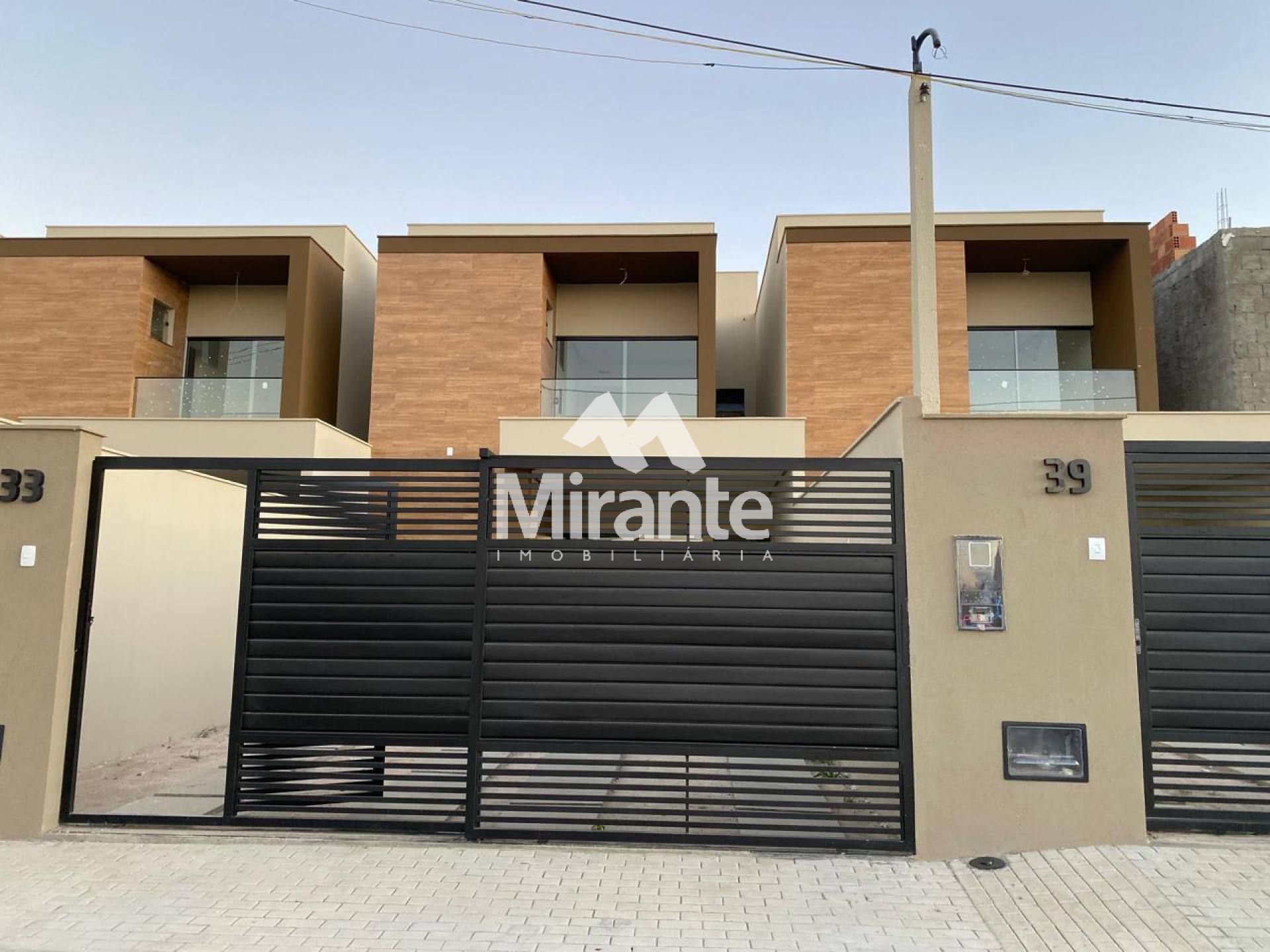 Casa Para Vender com 3 quartos sendo 2 suítes no bairro Sim em Feira De Santana