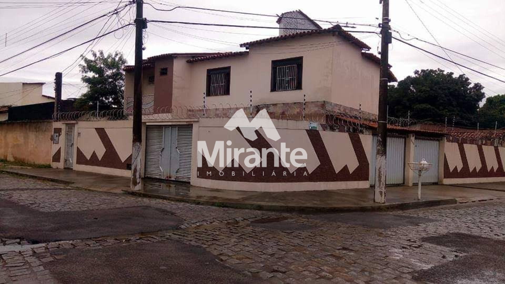 Casa Para Alugar com 3 quartos sendo 1 suítes no bairro Campo Limpo em Feira De Santana