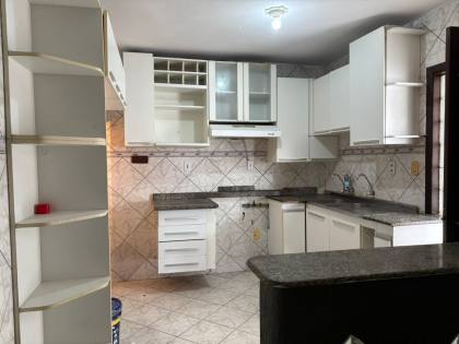 Casa Para Alugar com 3 quartos sendo 1 suítes no bairro Campo Limpo em Feira De Santana