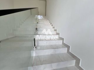 Casa de Condomínio Para Vender com 4 quartos sendo 3 suítes no bairro Papagaio em Feira De Santana