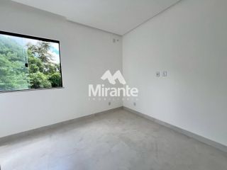 Casa de Condomínio Para Vender com 4 quartos sendo 3 suítes no bairro Papagaio em Feira De Santana