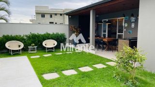 Casa de Condomínio Para Vender com 3 quartos 3 sendo suítes no bairro Chaparral em Feira De Santana
