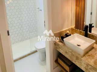 Casa de Condomínio Para Vender com 3 quartos 3 sendo suítes no bairro Chaparral em Feira De Santana