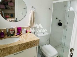 Casa de Condomínio Para Vender com 3 quartos 3 sendo suítes no bairro Chaparral em Feira De Santana