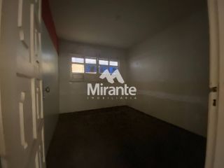 Casa Para Vender com 8 quartos no bairro Centro em Feira De Santana