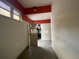 Casa Para Vender com 8 quartos no bairro Centro em Feira De Santana