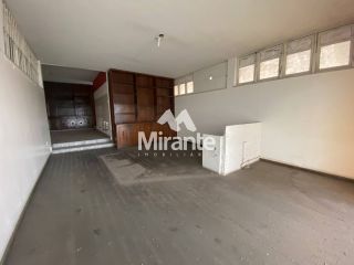 Casa Para Vender com 8 quartos no bairro Centro em Feira De Santana