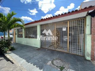 Casa Para Alugar com 3 quartos sendo 2 suítes no bairro Santa Mônica em Feira De Santana