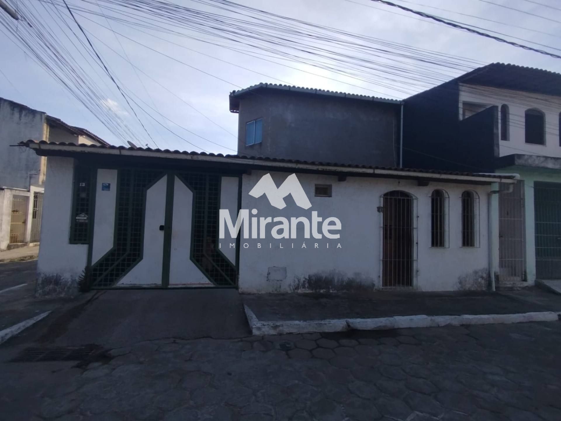 Casa Para Vender com 3 quartos sendo 2 suítes no bairro Feira VI em Feira De Santana