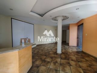 Casa Para Alugar com 6 quartos sendo 1 suítes no bairro Santa Mônica em Feira De Santana