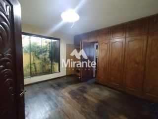 Casa Para Alugar com 6 quartos sendo 1 suítes no bairro Santa Mônica em Feira De Santana