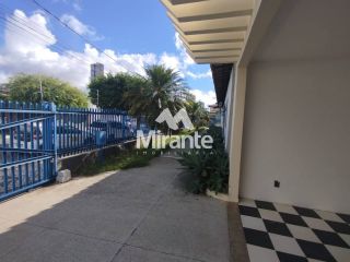 Casa Para Alugar com 6 quartos sendo 1 suítes no bairro Santa Mônica em Feira De Santana