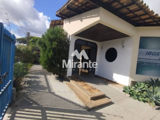 Casa Para Alugar com 6 quartos sendo 1 suítes no bairro Santa Mônica em Feira De Santana