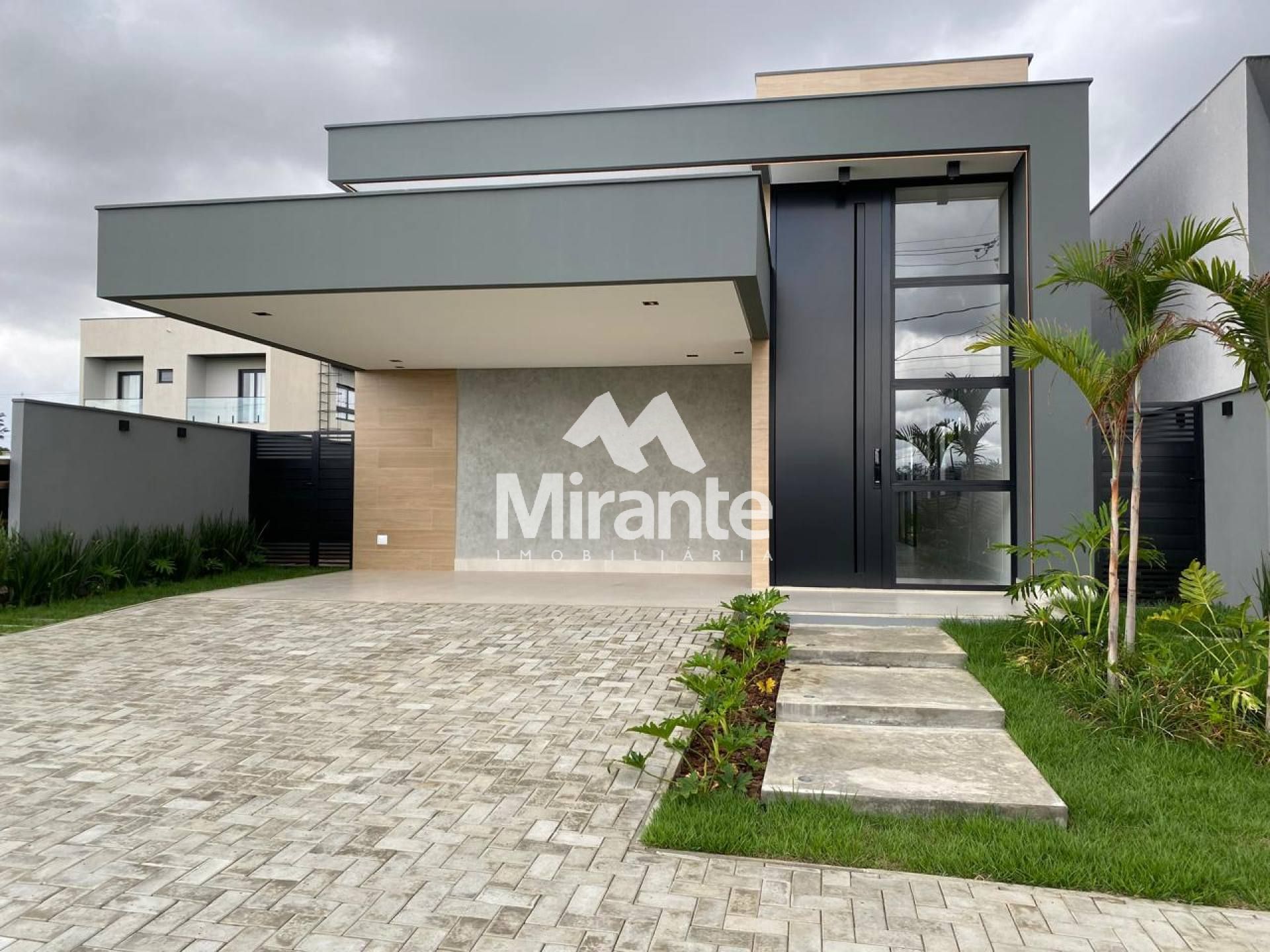 Casa de Condomínio Para Vender com 3 quartos sendo 3 suítes no bairro Registro em Feira De Santana