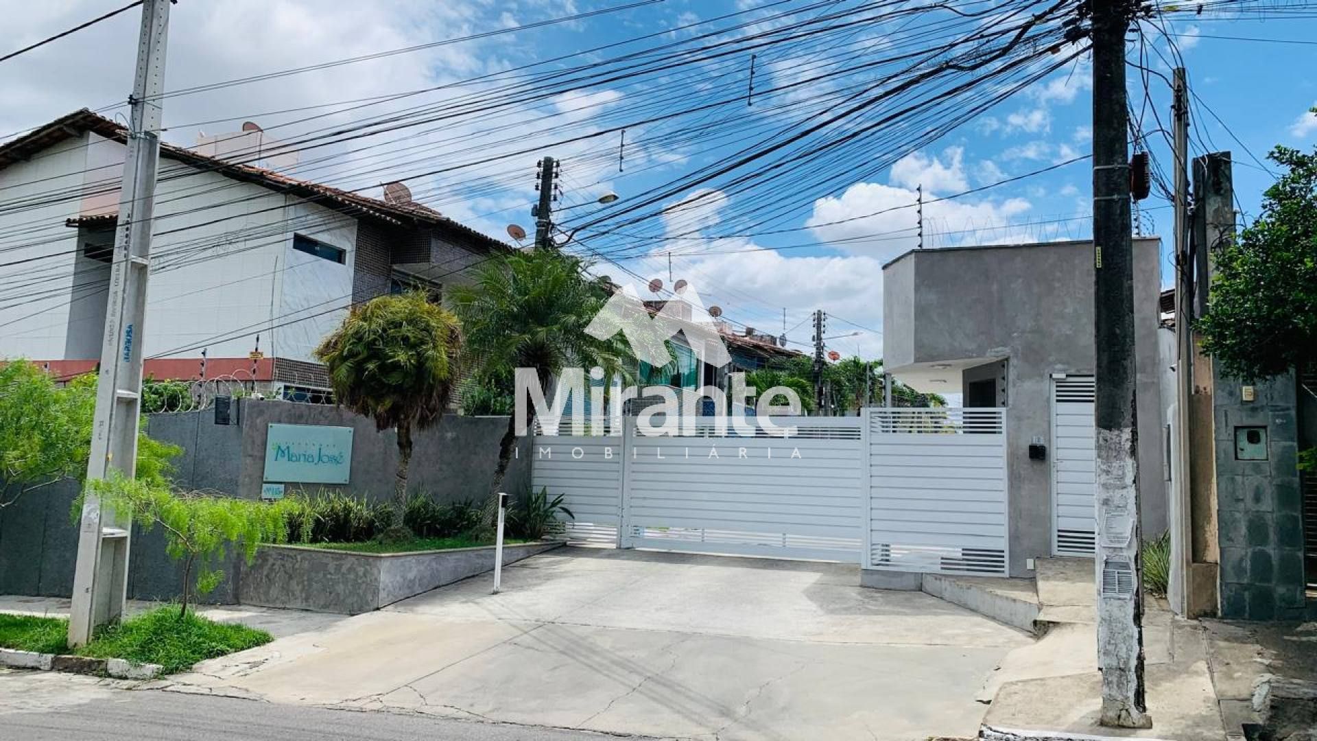 Casa de Condomínio Para Vender com 3 quartos sendo 3 suítes no bairro Serraria Brasil em Feira De Santana