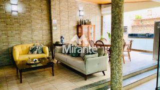 Casa de Condomínio Para Vender com 3 quartos sendo 3 suítes no bairro Santa Mônica em Feira De Santana