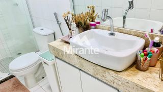 Casa de Condomínio Para Vender com 3 quartos sendo 3 suítes no bairro Santa Mônica em Feira De Santana