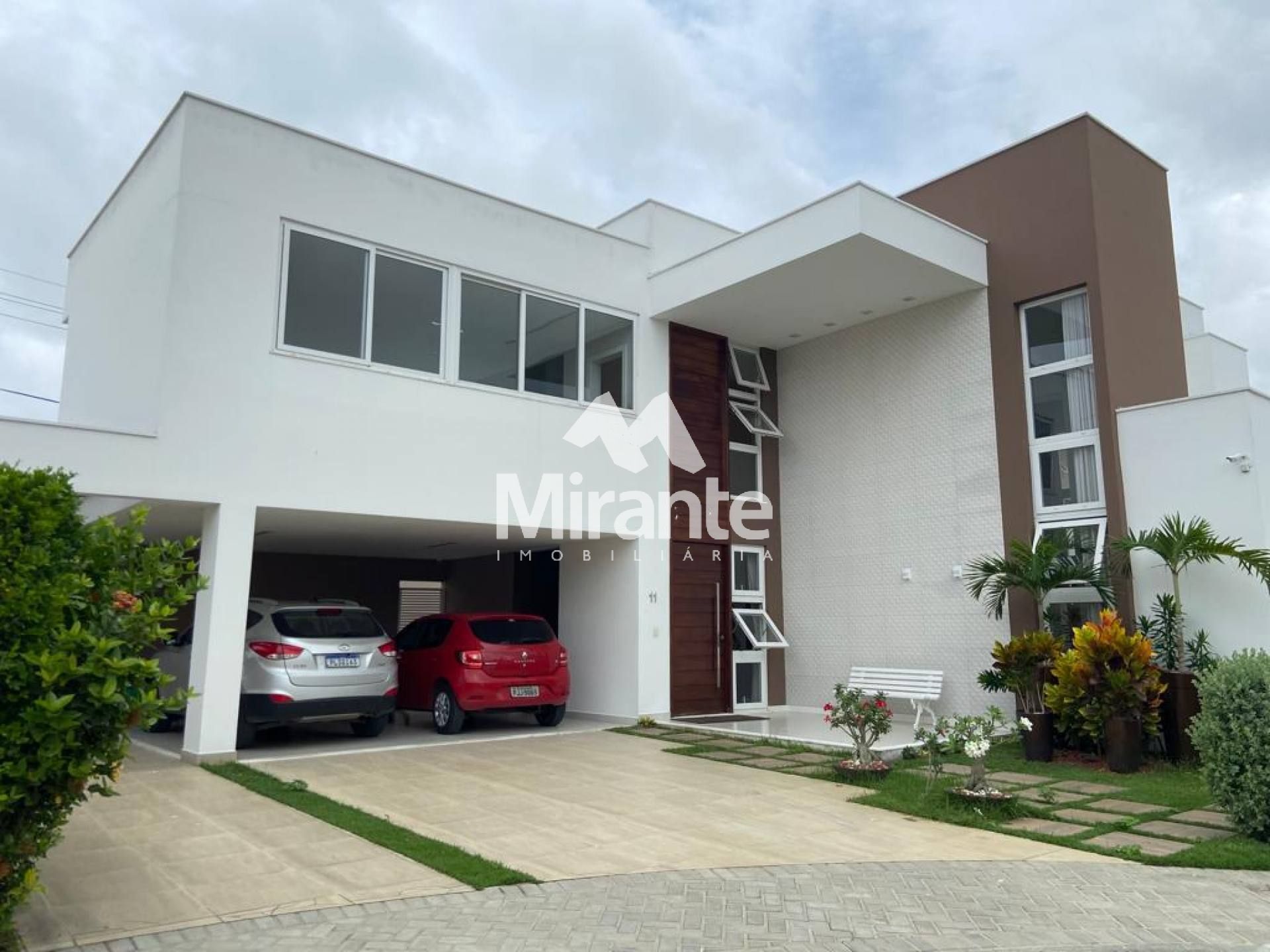 Casa de Condomínio Para Vender com 6 quartos sendo 5 suítes no bairro Sim em Feira De Santana