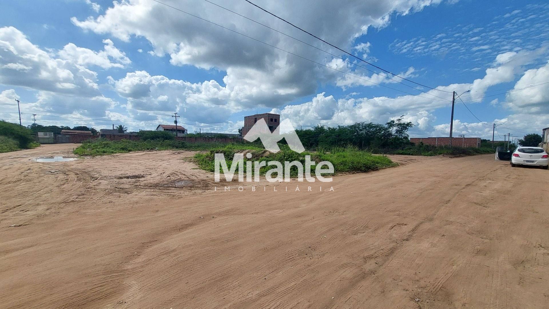 Lote / Terreno de Bairro Para Vender no bairro Papagaio em Feira De Santana