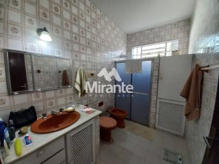 Casa Para Vender com 4 quartos no bairro Centro em Feira De Santana