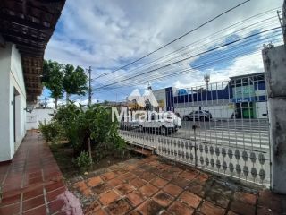 Casa Para Vender com 4 quartos no bairro Centro em Feira De Santana