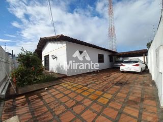 Casa Para Vender com 4 quartos no bairro Centro em Feira De Santana