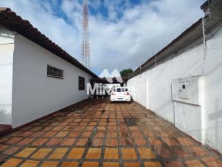 Casa Para Vender com 4 quartos no bairro Centro em Feira De Santana