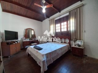 Casa Para Vender com 4 quartos no bairro Centro em Feira De Santana
