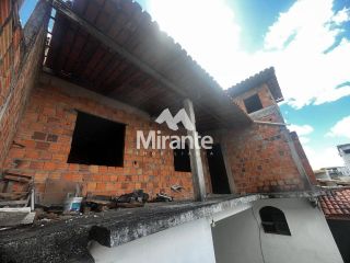Casa Para Aluguel com 6 quartos sendo 1 suíte no bairro Sobradinho em Feira De Santana