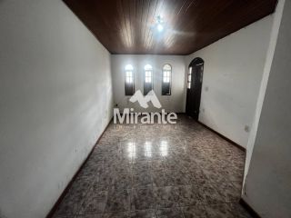 Casa Para Aluguel com 6 quartos sendo 1 suíte no bairro Sobradinho em Feira De Santana
