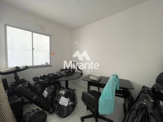 Casa de Condomínio Para Vender com 2 quartos sendo 1 suíte no bairro Registro em Feira De Santana