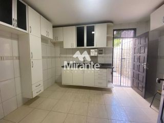 Casa Para Vender com 5 quartos sendo 1 suítes no bairro Capuchinhos em Feira De Santana