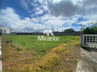 Lote / Terreno de Condomínio Para Vender no bairro Lagoa Salgada em Feira De Santana