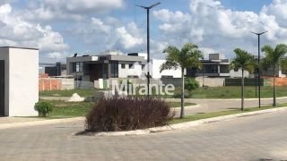 Lote / Terreno de Condomínio Para Vender no bairro Sim em Feira De Santana