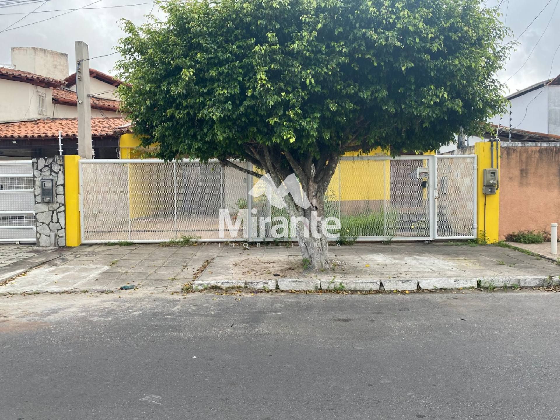 Casa Para Alugar com 3 quartos sendo 1 suíte no bairro Muchila I em Feira De Santana