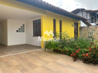 Casa Para Alugar com 3 quartos sendo 1 suíte no bairro Muchila I em Feira De Santana