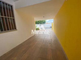 Casa Para Alugar com 3 quartos sendo 1 suíte no bairro Muchila I em Feira De Santana