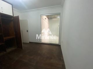 Casa Para Alugar com 3 quartos sendo 1 suíte no bairro Muchila I em Feira De Santana