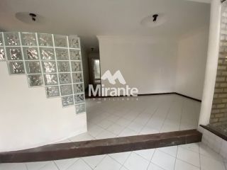 Casa Para Alugar com 3 quartos sendo 1 suíte no bairro Muchila I em Feira De Santana