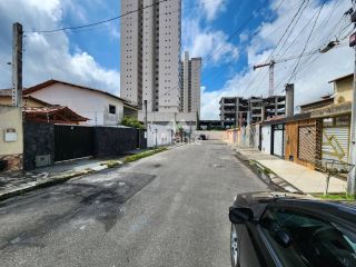 Casa Para Vender com 3 quartos sendo 1 suítes no bairro Santa Mônica em Feira De Santana