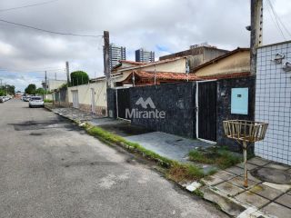 Casa Para Vender com 3 quartos sendo 1 suítes no bairro Santa Mônica em Feira De Santana