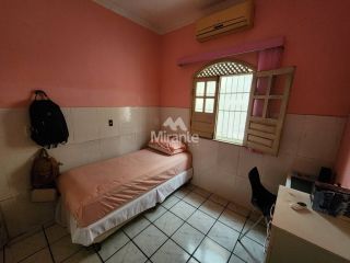 Casa Para Vender com 3 quartos sendo 1 suítes no bairro Santa Mônica em Feira De Santana