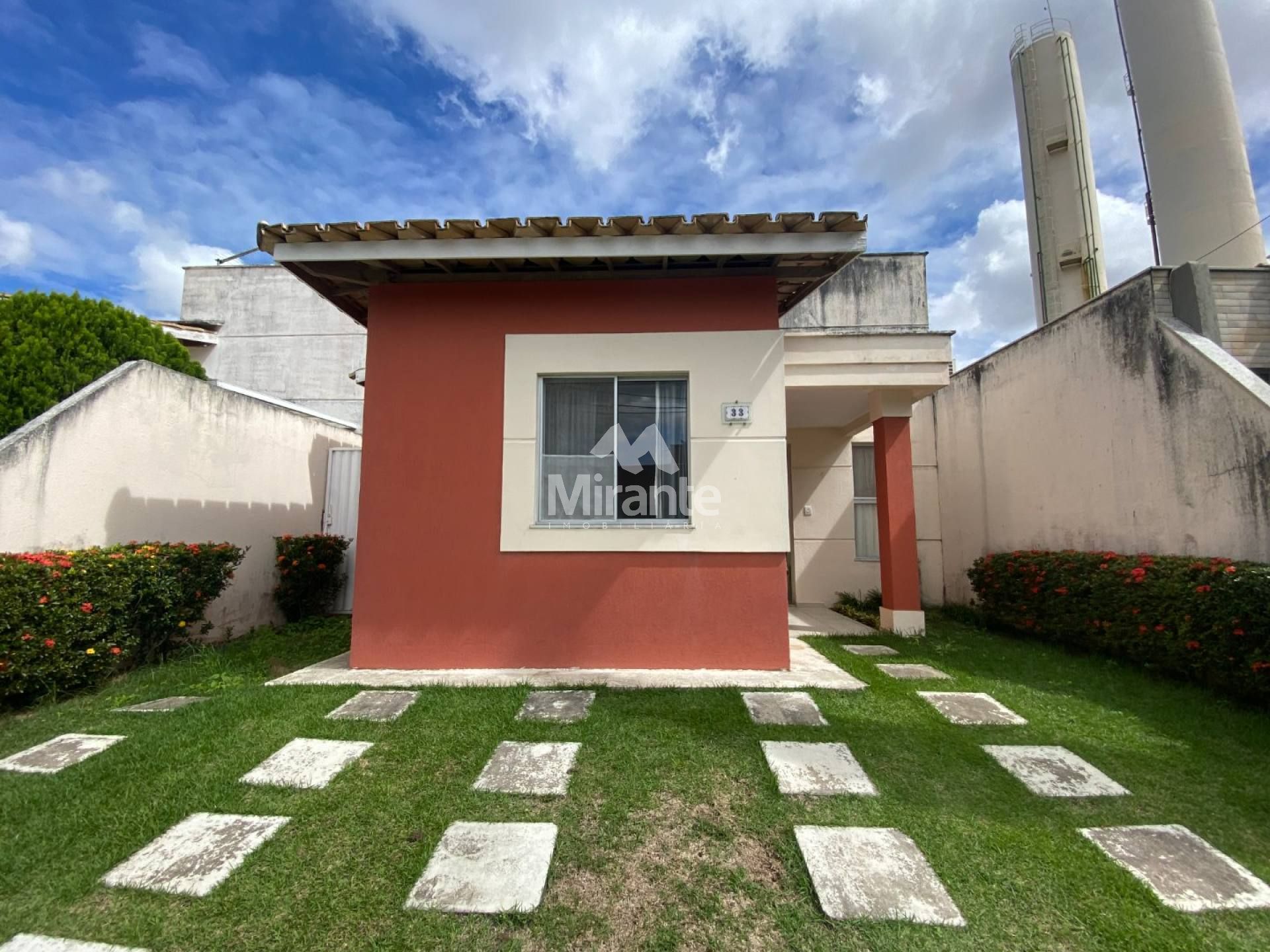 Casa de Condomínio Para Alugar com 3 quartos sendo 1 suíte no bairro Santo Antônio dos Prazeres em Feira De Santana