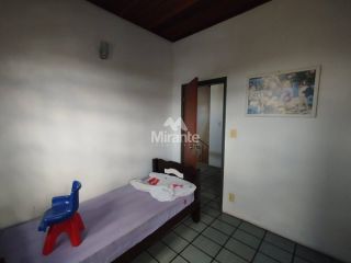 Casa Para Vender com 4 quartos sendo 1 suíte no bairro Baraúna em Feira De Santana